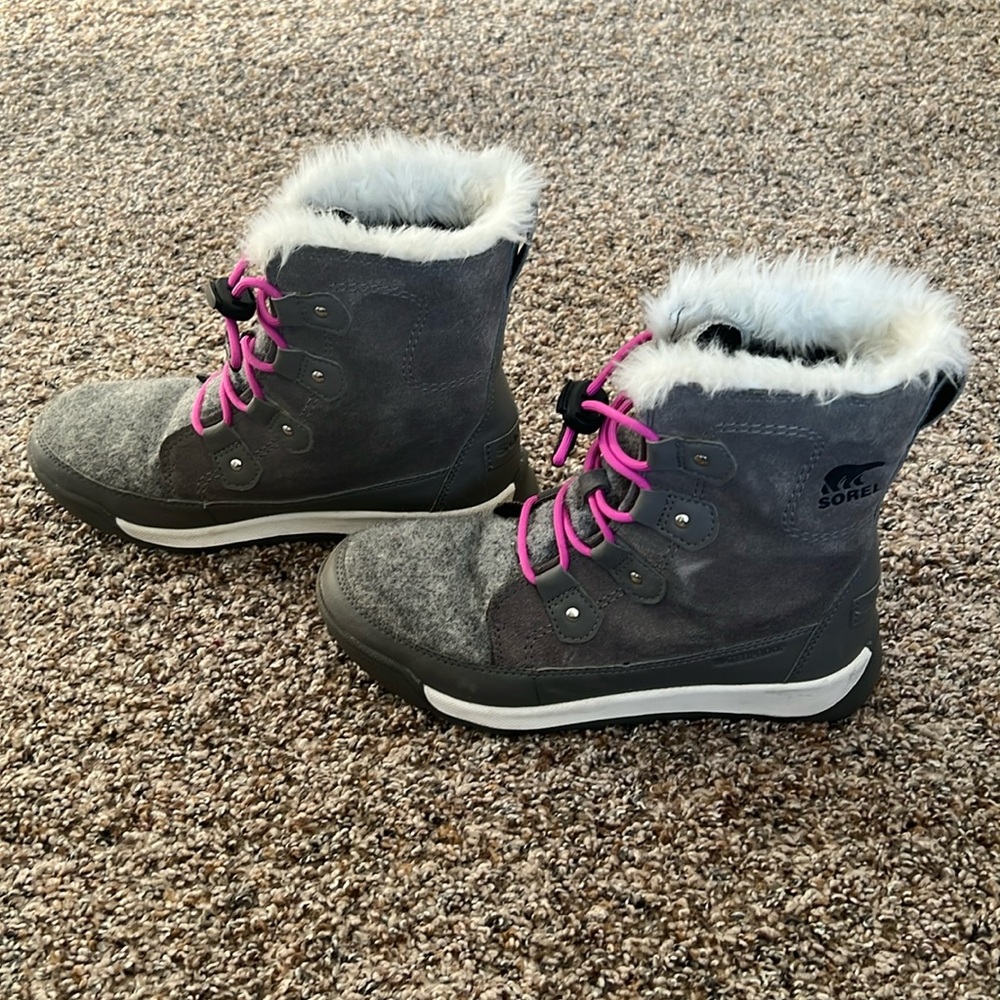 Sorel girls winter boots
